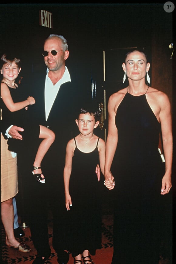 Bruce Willis et Demi Moore avec leurs filles en 1996.