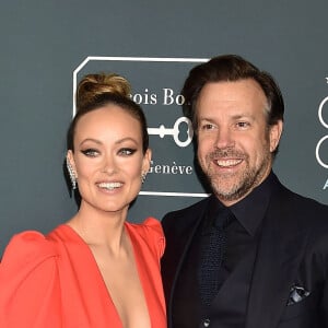 Olivia Wilde et son compagnon Jason Sudeikis - lors de la 25ème édition de la soirée des Critics Choice Awards au Barker Hangar à Santa Monica, Los Angeles, Californie, Etats-Unis, le 12 janvier 2020. 