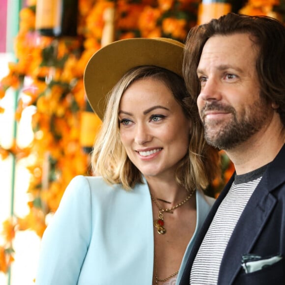 Olivia Wilde et son compagnon Jason Sudeikis au photocall de la 9ème édition du "Veuve Clicquot Polo Classic" au Will Roger State Historic Park à Los Angeles, le 6 octobre 2018. 