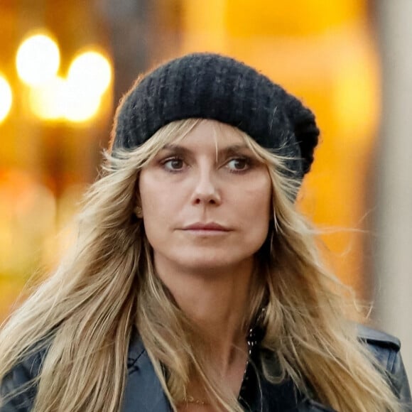 Heidi Klum, sa mère Erna Klum et ses enfants Helene, Lou, Henry et Johan Samuel font du shopping et déjeunent à Berlin, le 25 octobre 2020.