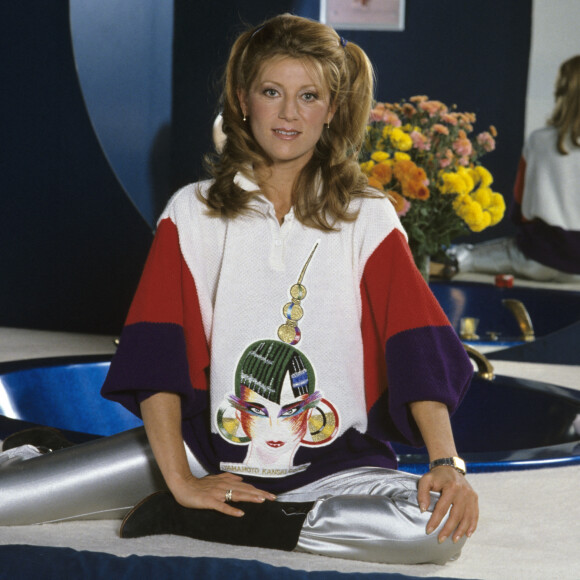 En France, à Neuilly-sur-Seine, Sheila chez elle en octobre 1980.