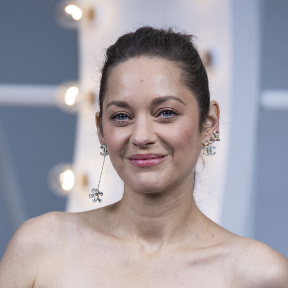 Marion Cotillard - Photocall du défilé de mode prêt-à-porter printemps-été 2021 "Chanel" au Grand Palais à Paris. Le 6 octobre 2020 © Olivier Borde / Bestimage 