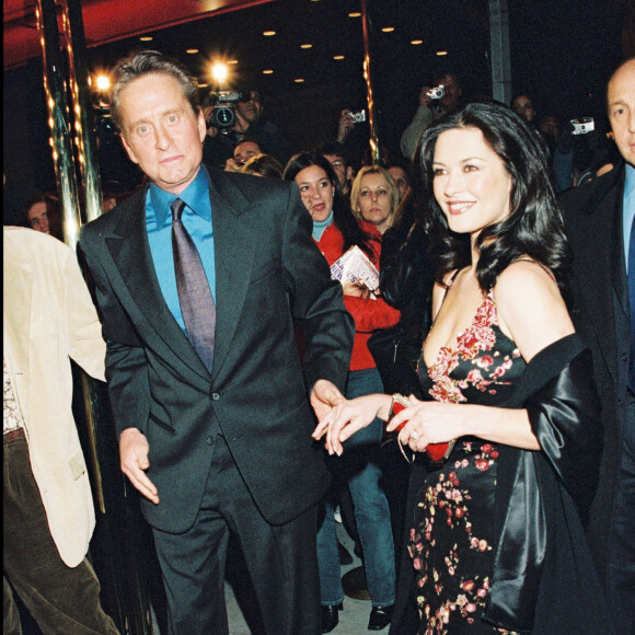 Catherine Zeta-Jones et Michael Douglas le jour de leur mariage, le 18 novembre 2000.