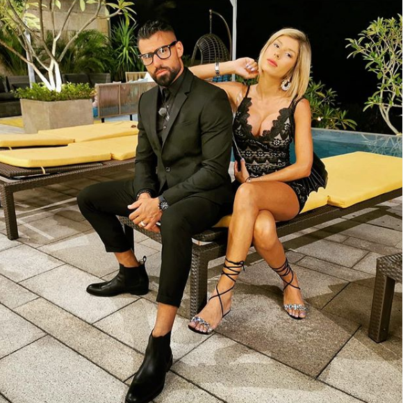 Sarah Lopez et Jonathan Matijas en couple, ils prennent la pose sur Instagram - 22 décembre 2020
