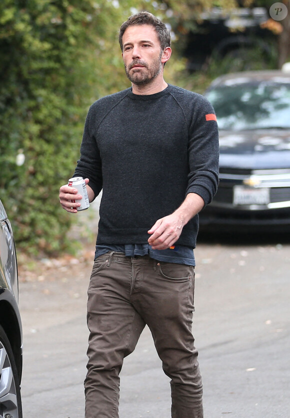 Ben Affleck se promène à Los Angeles, le 31 octobre 2020.