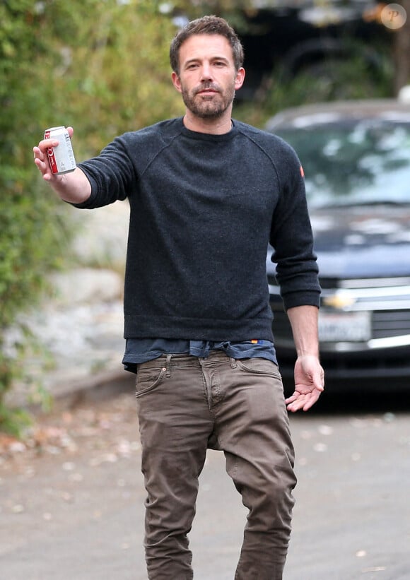 Ben Affleck se promène à Los Angeles, le 31 octobre 2020.