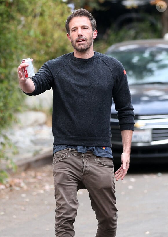 Ben Affleck se promène à Los Angeles, le 31 octobre 2020.