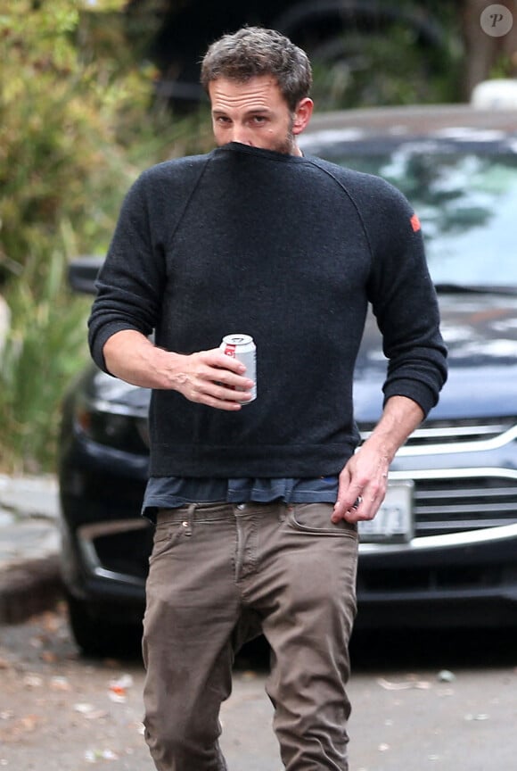 Ben Affleck se promène à Los Angeles, le 31 octobre 2020.