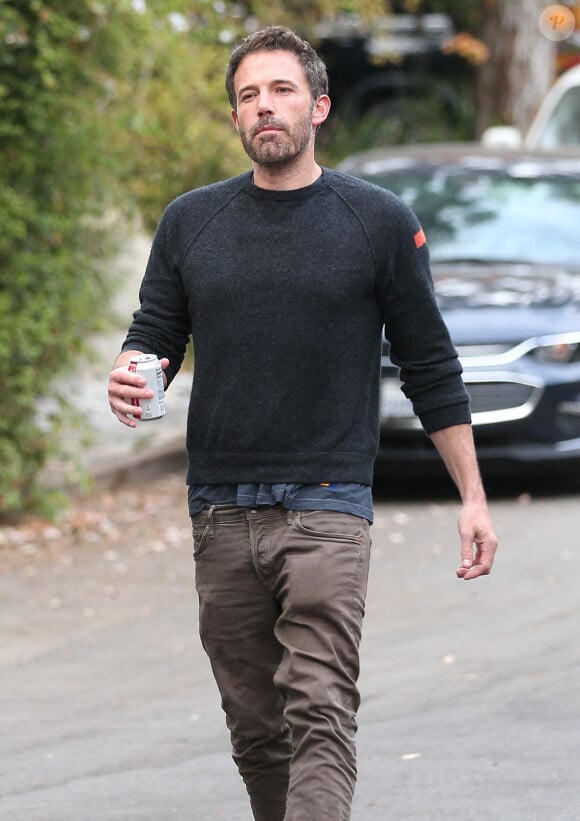 Ben Affleck se promène à Los Angeles, le 31 octobre 2020.