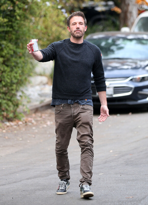 Ben Affleck se promène à Los Angeles, le 31 octobre 2020.