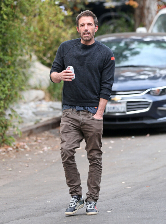 Ben Affleck se promène à Los Angeles, le 31 octobre 2020.