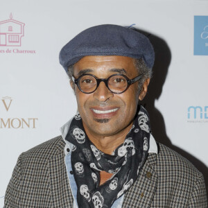 Exclusif - Yannick Noah - Photocall de la 6ème édition du cocktail "A Claudine" au profit de l'association "RoseUp" au restaurant "Mon Paris !" à Paris. Le 14 octobre 2019 © Christophe Clovis / Bestimage Depuis 6 ans, Esther Meyniel, fondatrice de l'agence Tess'Art Communication récolte des fonds afin d'aider à la lutte contre le cancer et pour le mieux-être des malades. En sa mémoire, elle a baptisé son action " A Claudine " en hommage à sa mère, décédée quand elle avait 20 ans. Pour cela, cette communicante réunie de nombreuses personnalités et s'entoure de personnes qui se battent pour la même cause afin de faire de cet événement du coeur un rendez-vous annuel fort qui puisse, chaque année, en clôture du mois Octobre Rose, apporter une aide significative à une association. C'est le restaurant MonParis!, qui recevait la nouvelle édition Octobre Rose avec les partenaires, René Furterer, Les bougies de Charroux, July Of St Barth, Valmont.. Cette année les profits sont reversés à l'association RoseUp l'association permet aux femmes confrontées à un cancer de poursuivre leur vie de femme, d'épouse, de mère et de professionnelle pendant et après les traitements mais aussi de se sentir moins seule face à la maladie en leur permettant d'appartenir à une communauté. Fabienne Carat, marraine de la soirée 