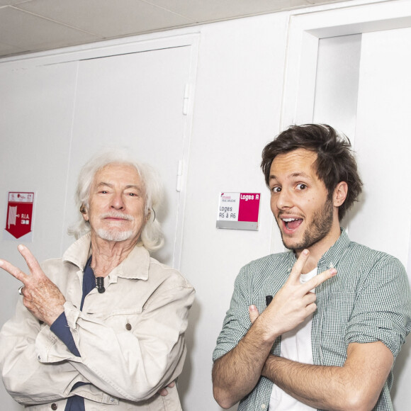 Exclusif - Hugues Aufray et Vianney Bureau - Backstage de l'enregistrement de l'émission "On est presque en direct" (OEED) présentée par L. Ruquier et diffusée sur France 2 le 7 novembre 2020. © Jack Tribeca /Bestimage