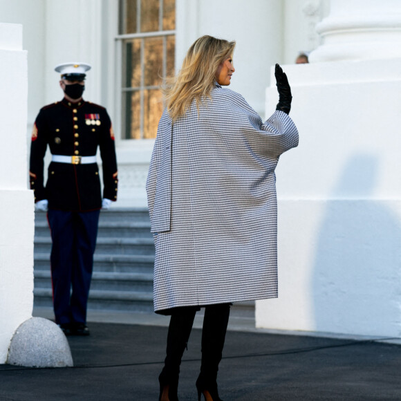 La Première dame Melania Trump reçoit pour la dernière fois le sapin de Noël de la Maison-Blanche à Washington, le 23 novembre 2020. @Kevin Dietsch/UPI/ABACAPRESS.COM