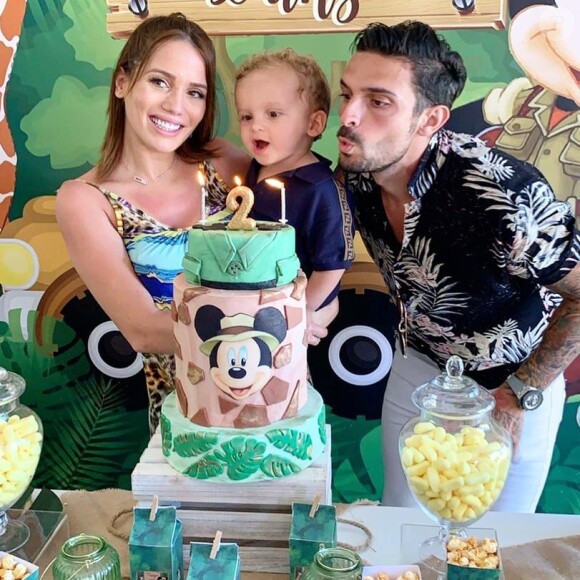Manon Marsault a épousé Julien Tanti, star des "Marseillais". Ensemble, ils ont deux enfants : Tiago et Angelina.