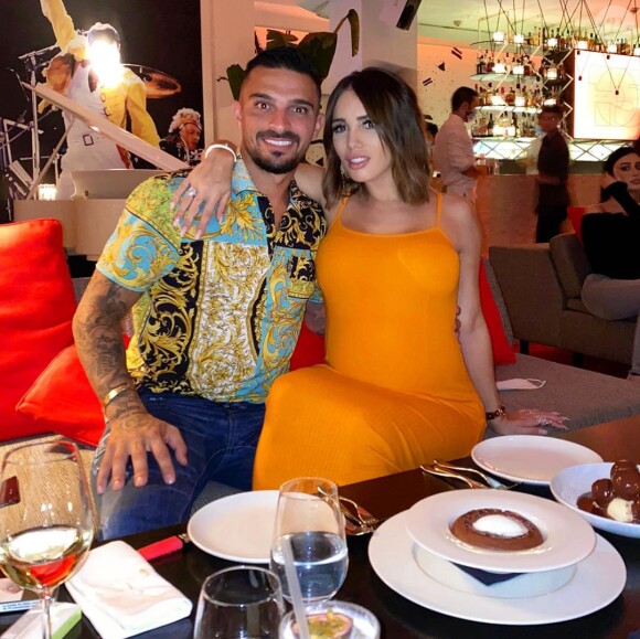 Manon Marsault a épousé Julien Tanti, star des "Marseillais". Ensemble, ils ont deux enfants : Tiago et Angelina.