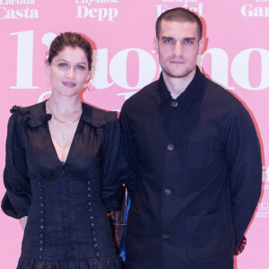 Laetitia Casta et son mari Louis Garrel au photocall du film "L'Homme Fidèle" à Rome, Italie, le 5 avril 2019. 