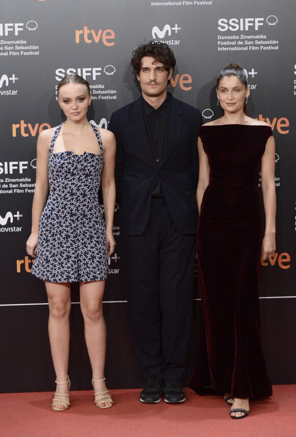 Lily Rose Depp, Louis Garrel et sa femme Laetitia Casta - Les célébrités arrivent à la première du film 'A Faithful Man' lors du 66ème festival du film de San Sebastian en Espagne le 22 septembre 2018. 