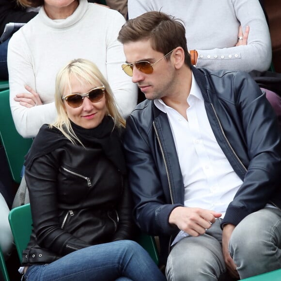 Audrey Lamy et son compagnon Thomas Sabatier - Jour 7 - People aux Internationaux de France de tennis a Roland Garros a Paris le 2 juin 2013. 