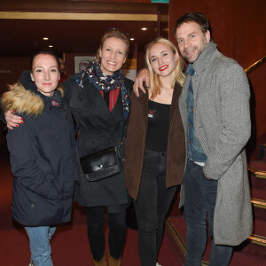 Audrey Lamy, Alexandra Lamy, Chloé Jouannet et son père Thomas Jouannet - Représentation de la pièce "Les Monologues du Vagin" au théâtre le Comédia à Paris le 12 mars 2018. © Guirec Coadic/Bestimage