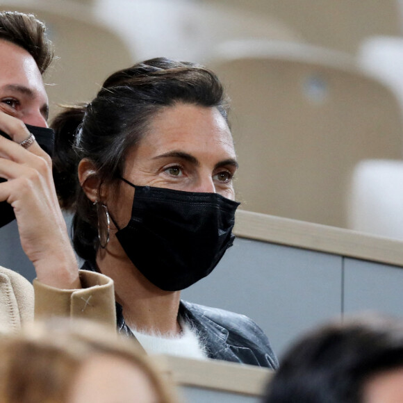 Alessandra Sublet et son compagnon Jordan Deguen en tribune lors de la finale homme des internationaux de France de Roland Garros à Paris le 11 octobre 2020. © Dominique Jacovides / Bestimage