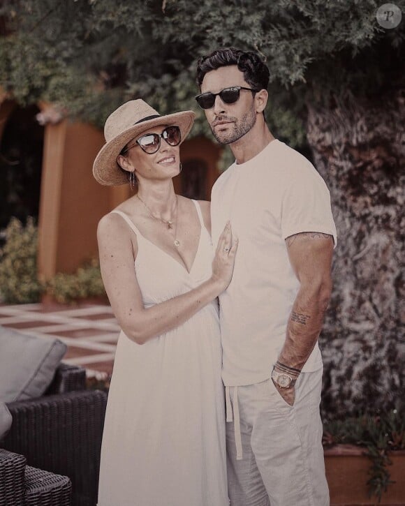 Valentin Léonard, ex-candidat des "Marseillais" devenu influenceur". Il est en couple avec l'ancienne Miss France Rachel Legrain-Trapani, avec qui il a eu un petit garçon prénommé Andrea en juillet 2020.