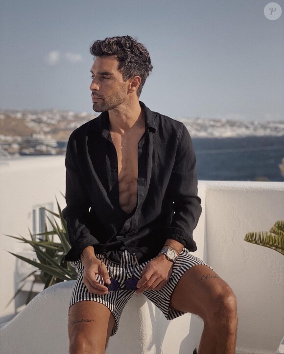 Valentin Léonard, ex-candidat des "Marseillais" devenu influenceur". Il est en couple avec l'ancienne Miss France Rachel Legrain-Trapani, avec qui il a eu un petit garçon prénommé Andrea en juillet 2020.