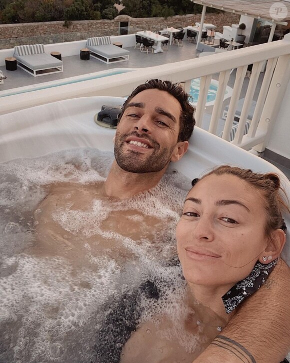 Valentin Léonard, ex-candidat des "Marseillais" devenu influenceur". Il est en couple avec l'ancienne Miss France Rachel Legrain-Trapani, avec qui il a eu un petit garçon prénommé Andrea en juillet 2020.