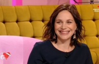 Daphné Bürki a officialisé la grossesse du deuxième enfant de Nathalie Péchalat le 2 décembre 2020, sur le plateau de son émission "Je t'aime, etc", sur France 2.
