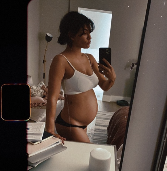 Jessica Szohr, enceinte de son premier enfant, en a dévoilé le sexe.