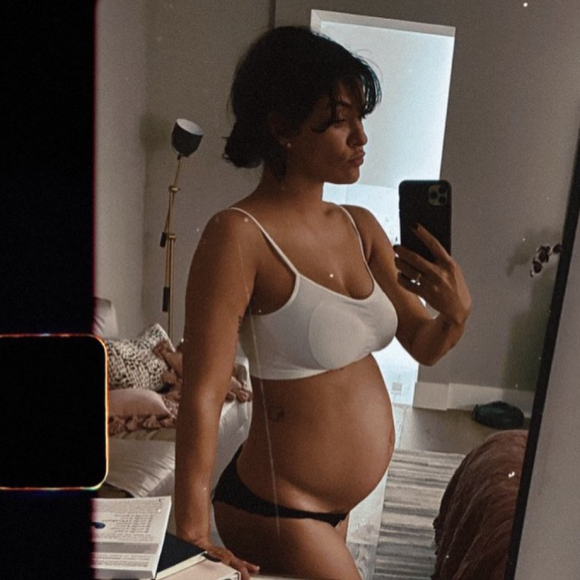 Jessica Szohr, enceinte de son premier enfant, en a dévoilé le sexe.