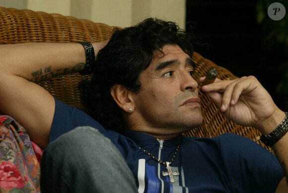 Archives - La légende du football Diego Maradona lors d'un séjour de désintoxication à La Havane, Cuba en 2005 