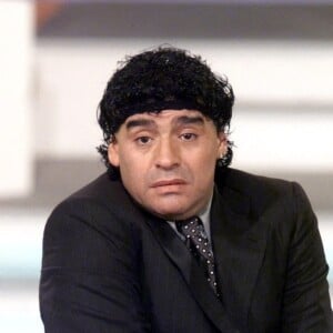 Archives - Exclusif - Diego Maradona dans l'émission RAI1 "DOVE TI PORTA IL QUORE" à Rome le 25 novembre 2020 