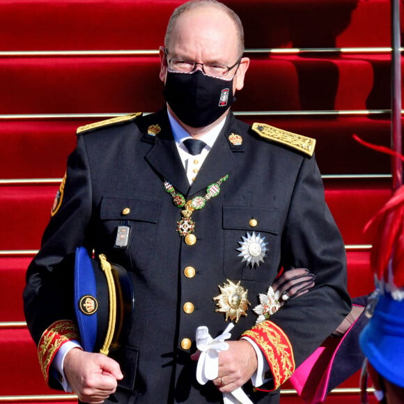 Le prince Albert II de Monaco - Sorties - La famille princière assiste à la messe d'action de grace avec Te Deum à la cathédrale de Monaco à l'occasion de la Fête Nationale 2020 de la principauté de Monaco le 19 novembre 2020. © Bruno Bebert / Bestimage 
