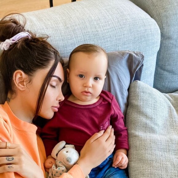 Nabilla est l'heureuse maman du petit Milann (1 an), né de ses amours avec son mari Thomas Vergara.