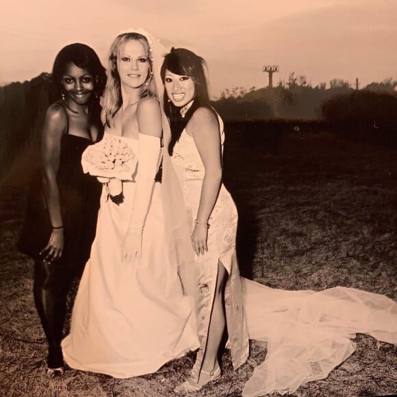 Natalia, la soeur cadette d'Adriana Karembeu, le jour de son mariage. Photo postée sur sa page Instagram le 5 décembre 2020.