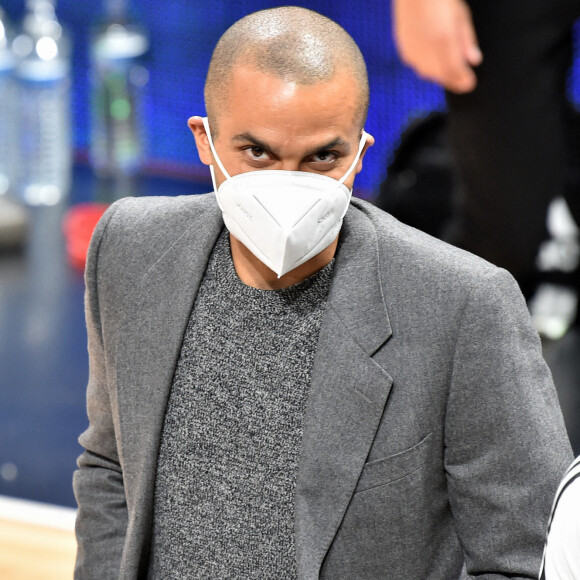 Tony Parker assiste au match de basket en Europa League Lyon-Villeurbanne contre Panathinaikos (97-73) à Villeurbanne le 1er décembre 2020. © Frédéric Chambert / Panoramic / Bestimage