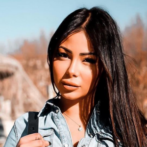 Maeva Ghennam sur Instagram en 2019