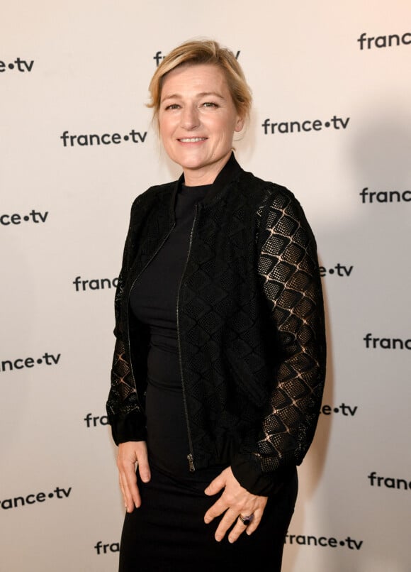 Anne Elisabeth Lemoine au photocall de la conférence de presse de France 2 au théâtre Marigny à Paris. © Coadic Guirec / Bestimage