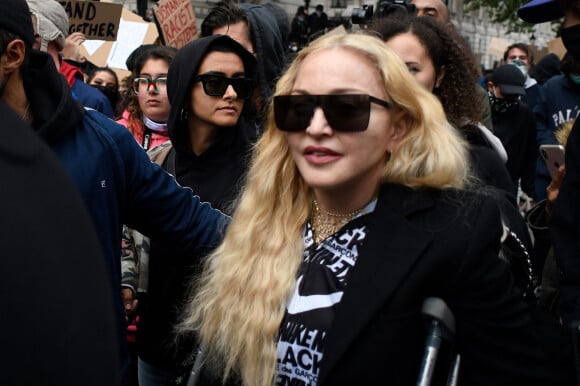 Madonna participe à une manifestation à Londres lors du mouvement Black Lives Matter rally en hommage à George Floyd et contre les violences policières.