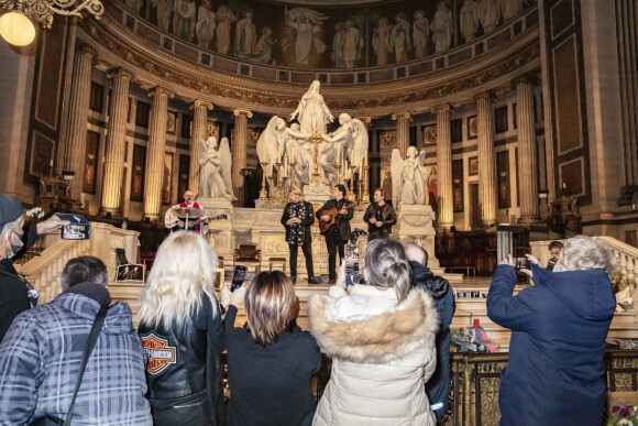 Exclusif - Messe pour le 3ème anniversaire de la disparition de Johnny Hallyday à La Madeleine - Paris le 09/12/2020 - © Jack Tribeca / Bestimage