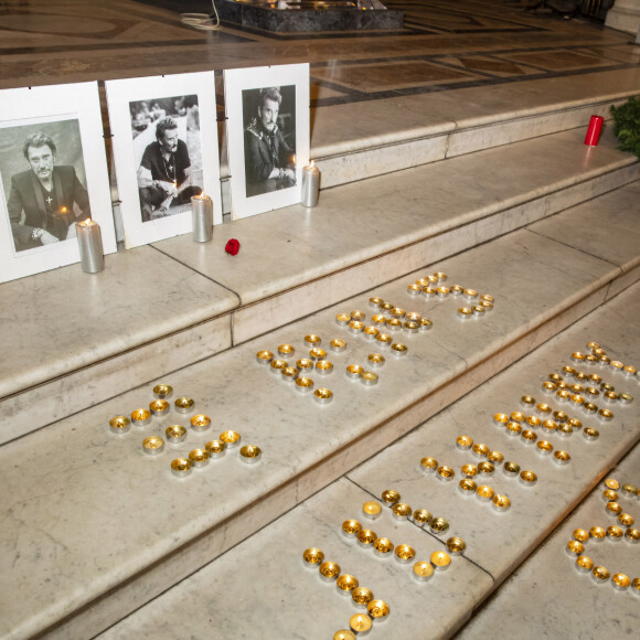 Exclusif - Messe pour le 3ème anniversaire de la disparition de Johnny Hallyday à La Madeleine - Paris le 09/12/2020 - © Jack Tribeca / Bestimage