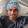 Ricardo à l'hôpital avant ses nouvelles opérations de chirurgie esthétiques en Tunisie.
