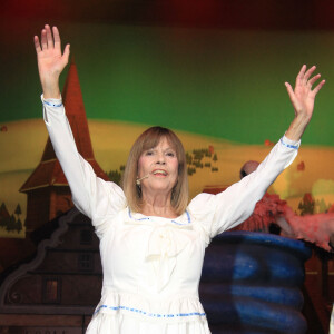 Exclusif - Chantal Goya sur la scène du Palais des Congrès dans son spectacle "Le soulier qui vole" à Paris le 6 octobre 2019. © Philippe Baldini/Bestimage