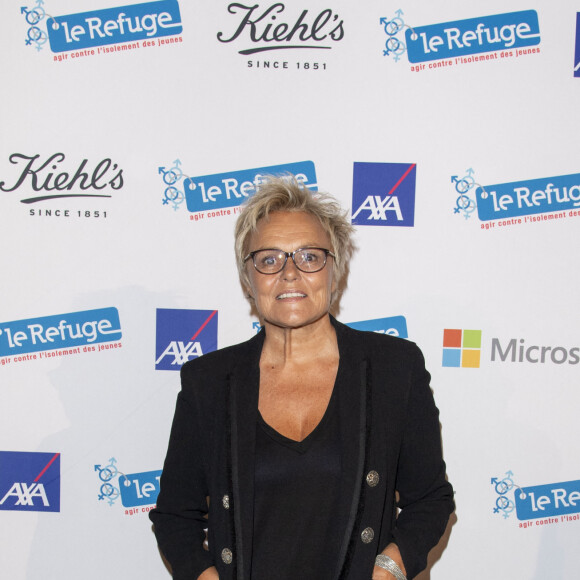 Exclusif - Muriel Robin - 2ème soirée de Gala au profit de l'association nationale "Le Refuge" et de ses actions de soutien aux jeunes LGBT+ victimes d'homophobie ou de transphobie, au théâtre des Folies Bergère à Paris, le 18 novembre 2019. © Gorassini/Perusseau/Bestimage 