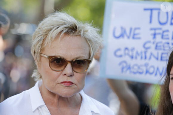 Muriel Robin - Rassemblement contre les violences faites aux femmes, Place de la République à Paris. Le 6 juillet 2019 © Stephen Caillet / Panoramic / Bestimage
