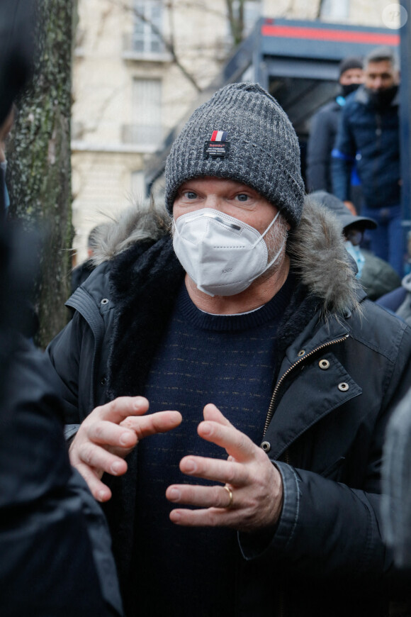 Philippe Etchebest lors du rassemblement national des métiers de l'hôtellerie, de la restauration, du tourisme à l'appel de l'UMIH et le GNI à l'esplanade des Invalides à Paris le 14 décembre 2020. © Christophe Clovis / Bestimage