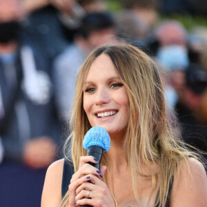 Ana Girardot, enceinte - Red carpet du film "The Professor & The Bad Man" lors du 46e Festival du Cinéma Américain de Deauville. Le 5 septembre 2020. © Rachid Bellak / Bestimage