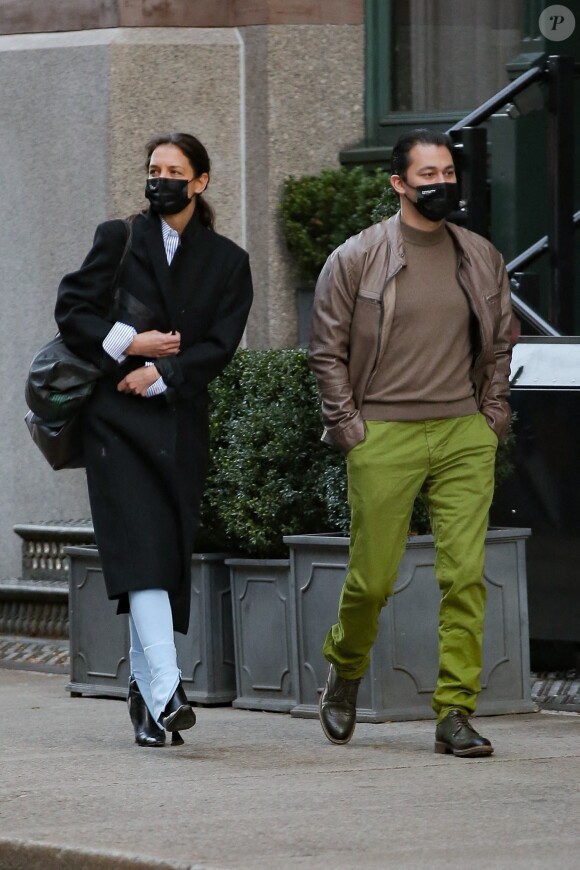 Exclusif - Katie Holmes et son compagnon Emilio Vitolo Jr. se baladent à New York le 2 décembre 2020. 