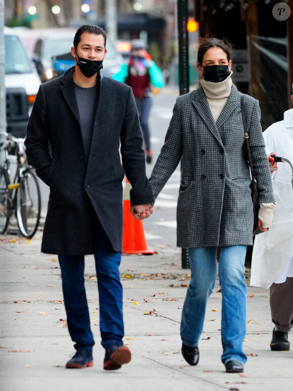 Exclusif - Katie Holmes et son compagnon Emilio Vitolo Jr. sont allés au musée en amoureux à New York le 1er décembre 2020 